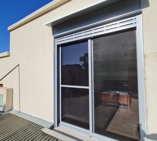 תריס חשמלי ארגז חיצוני