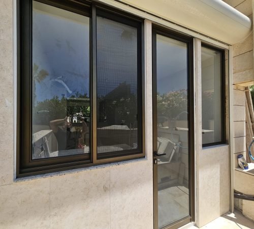 דלת באוהוס 5600