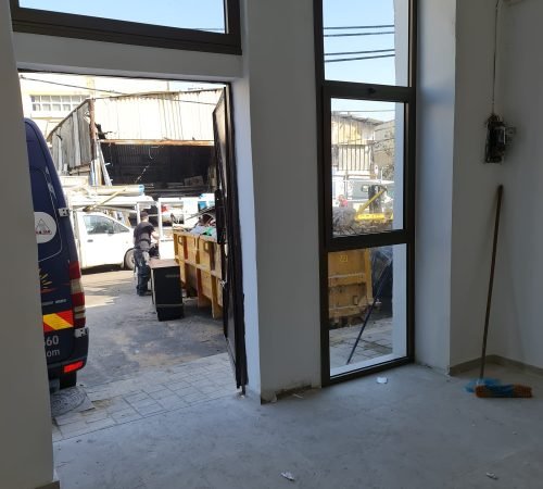 חלון בייסיק 4500